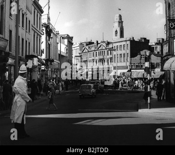 Geografia / viaggio, Gran Bretagna, Inghilterra, città, Barnsley, scene di strada, Centro Civico, 1960s, Foto Stock