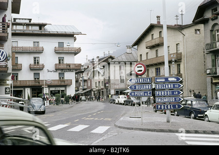 Geografia / viaggio, Italia, Cortina d´ Ampezzo, strada, 1963, Foto Stock