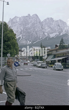 Geografia / viaggio, Italia, Cortina d´ Ampezzo, strada, 1963, Foto Stock