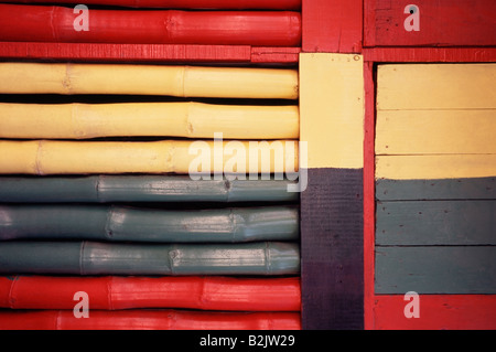 In prossimità di una capanna colorati in Negril, Giamaica Foto Stock