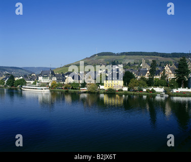 Geografia / viaggi, in Germania, in Renania Palatinato, Traben-Trarbach, viste sulla città / cityscapes, vista dal fiume Moselle, Additional-Rights-Clearance-Info-Not-Available Foto Stock