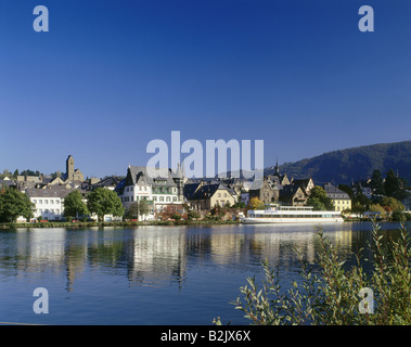 Geografia / viaggi, in Germania, in Renania Palatinato, Traben-Trarbach, viste sulla città / cityscapes, vista dal fiume Moselle, Additional-Rights-Clearance-Info-Not-Available Foto Stock