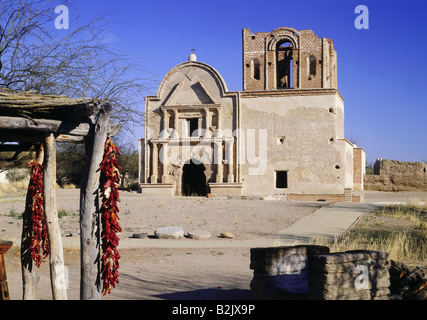 Geografia / viaggi, STATI UNITI D'AMERICA, Arizona, Tumacacori - Carmen, edifici, chiesa della missione spagnola, costruita nel tardo 1700, vista esterna, Additional-Rights-Clearance-Info-Not-Available Foto Stock