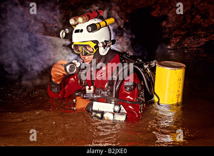 Grotta subacqueo con apparecchiatura per la preparazione di dive Foresta di Dean REGNO UNITO Foto Stock