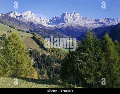 Geografia / viaggi, Italia, Alto Adige, paesaggi, Dolomiti Catinaccio (2981 m), vista dalla valle di pneumatici, Additional-Rights-Clearance-Info-Not-Available Foto Stock