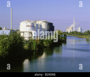 Geografia / viaggi, in Germania, in Renania settentrionale-Vestfalia, Hamm, porto, Datteln-Hamm-Kanal, serbatoi di olio, Additional-Rights-Clearance-Info-Not-Available Foto Stock