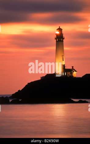 Pigeon Point Lighthouse vicino a Pescadero California al crepuscolo Foto Stock