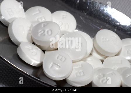 Genric di Furosemide potente diuretico usato per il trattamento di accumulo di liquidi e gonfiore edema causato da insufficienza renale o cardiaca Foto Stock