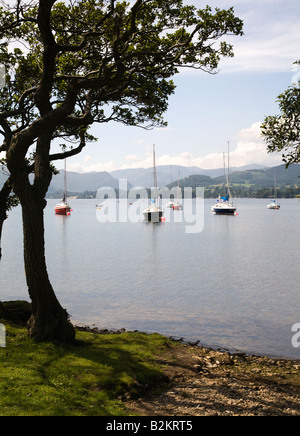 Ullswater nel distretto del lago in una giornata di sole Foto Stock