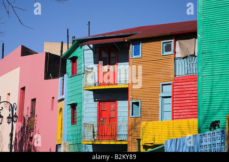 I suoi edifici colorati di Caminito a La Boca a Buenos Aires in Argentina. Foto Stock