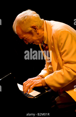 Il DAVE BRUBECK QUARTET esegue in occasione del cinquantesimo anniversario di Monterey festival jazz di Monterey in California Foto Stock