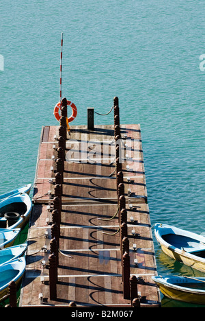 Barche ormeggiate su Sun Moon Lake, Taiwan, Nantou County Foto Stock