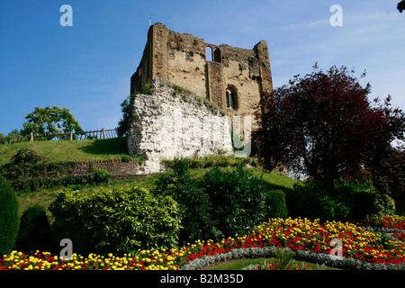 I resti del XII secolo la torre del Castello di Guildford nel Surrey Foto Stock