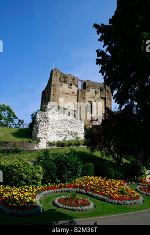 I resti del XII secolo la torre del Castello di Guildford nel Surrey Foto Stock