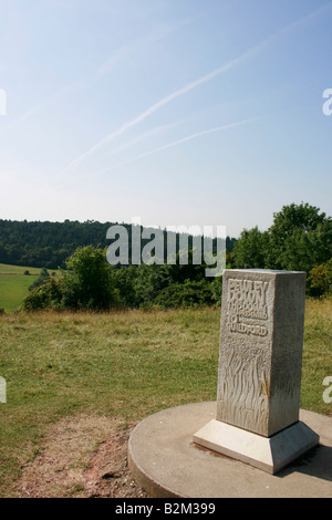 Viewpoint pilastro sul vertice di Pewley giù nella periferia di Guilford nel Surrey Foto Stock