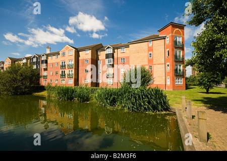 Alloggiamento moderno a Enfield Island Village Middlesex Regno Unito Foto Stock