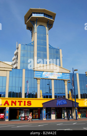 Atlantis Resort torre, Marine Parade, Great Yarmouth, Norfolk, Inghilterra, Regno Unito Foto Stock