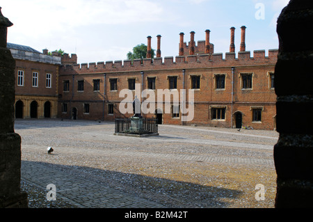 Cortile interno di Eton College , Berkshire , Inghilterra , REGNO UNITO Foto Stock