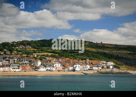 Città balneare di Lyme Regis vista dal porto, Dorset, Regno Unito Foto Stock