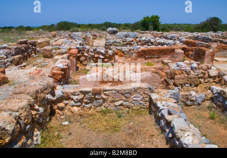 Rovine del palazzo minoico distrutto da un incendio nel 1450 BC a Malia sul Greco isola mediterranea di creta GR EU Foto Stock