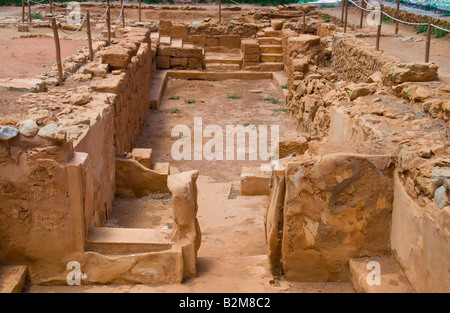 Rovine del palazzo minoico distrutto da un incendio nel 1450 BC a Malia sul Greco isola mediterranea di creta GR EU Foto Stock