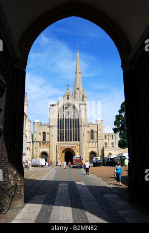 Norwich Cathedral e Norwich, Norfolk, Inghilterra, Regno Unito Foto Stock