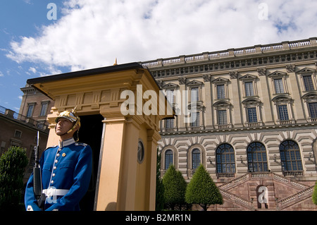 Palazzo di Stoccolma Stockholms slott famiglia reale svedese Svezia monarchia monarca residenza ufficiale re regina royal guard cerimon Foto Stock