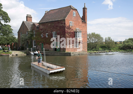 Cropthorne Mill, Fiume Avon, Fladbury,Worcestershire, Inghilterra Foto Stock