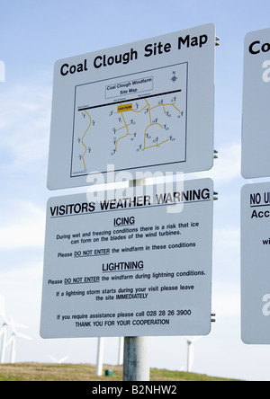 Mappa del sito e digital signage presso l'ingresso del sito di carbone per centrali eoliche Clough, Cliviger, vicino a Burnley, Lancashire, Inghilterra, Regno Unito. Foto Stock