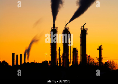 Kapuni Produzione Gas Station all'alba Sud Taranaki Isola del nord della Nuova Zelanda Foto Stock