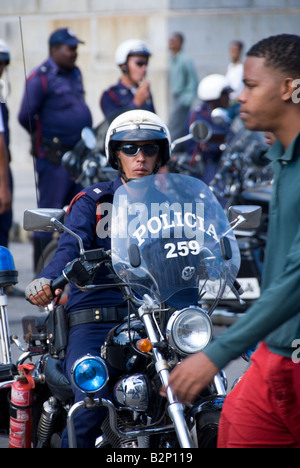 Motocicletta la polizia di La Habana Vieja La Habana Cuba Foto Stock