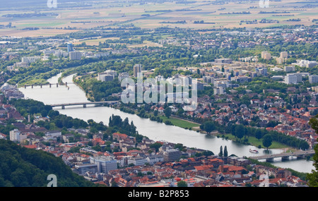 Il fiume Neckar, campus universitario e sobborghi ofHeidelberg, Germania Foto Stock