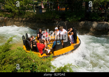 Infuriano Rapids Fiume Ride Foto Stock