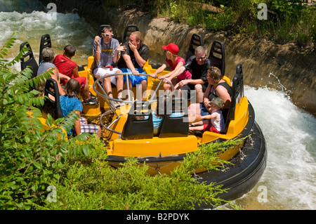 Infuriano Rapids Fiume Ride Foto Stock