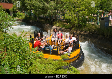 Infuriano Rapids Fiume Ride Foto Stock