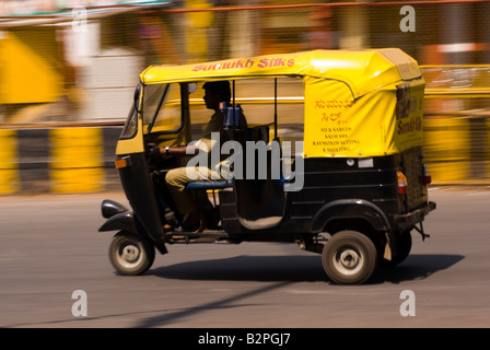 Autorickshaw (Tuk Tuk), Bengaluru (Bangalore), a sud di Karnataka, India Foto Stock