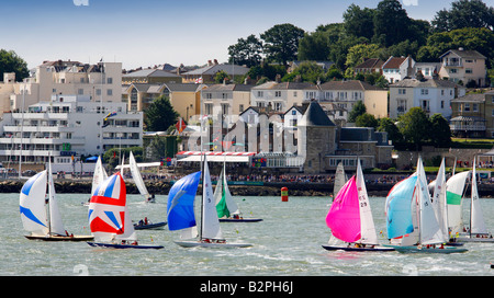 Royal Yacht Squadron, spinnaker,start,Cowes Week,Isle of Wight, Inghilterra, Regno Unito, Gran Bretagna, Foto Stock