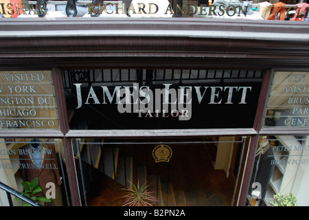 James Levett tradizionale sarto su misura in Saville Row London Inghilterra England Foto Stock