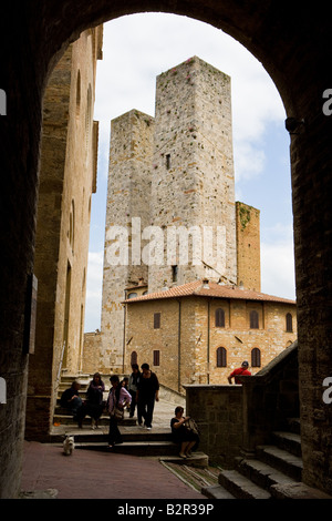 San Gimignano con il centro storico della città con le sue famose torri Foto Stock