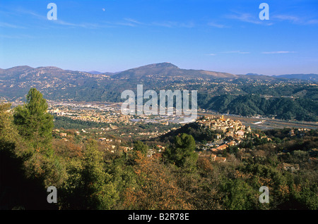 Borgo arroccato di Gattieres vicino Nizza Var valle unaLpes-Maritimes 06 Cote d Azur Riviera francese PACA Francia Europa Foto Stock