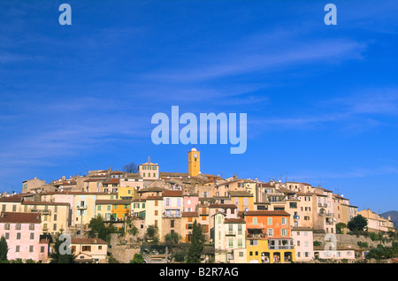 Borgo arroccato di Gattieres vicino Nizza Vallée du VarLpes-Maritimes 06 Cote d Azur Riviera francese PACA Francia Europa Foto Stock