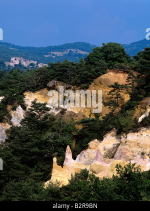 Alpes de Haute Provence; colore; immagine e Colorado de Rustrel; contemporary; giorno; Europa; Francia; paesaggio; paesaggi; mine; Foto Stock