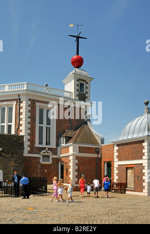 Sala Ottagonale e la sfera di tempo, Osservatorio Reale di Greenwich Foto Stock