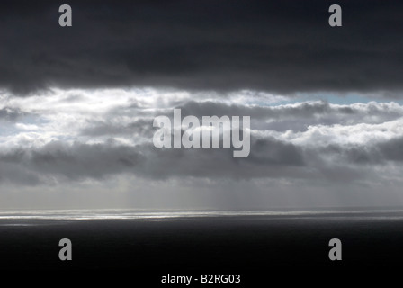 Sea scape dalle scogliere di Moher, County Clare, Irlanda. Foto Stock