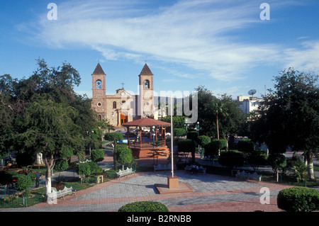 La piazza principale e la Catedral de Nuestra Senora de la Paz la cattedrale della città di La Paz, Baja California Sur, Messico Foto Stock