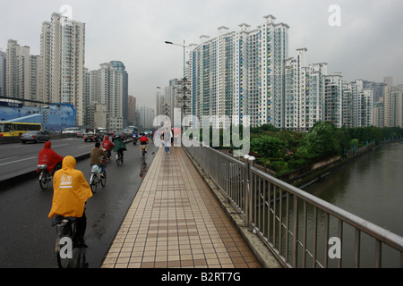 Streetscene in Shanghai Shanghai Shi Cina Asia Foto Stock