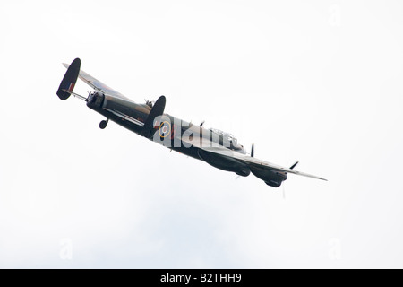 Avro Lancaster B1 PA474 (EE139 HW-R 'fantasma del bacino della Ruhr') del Battle of Britain Memorial Flight Volo a Wickenby Airfield Foto Stock