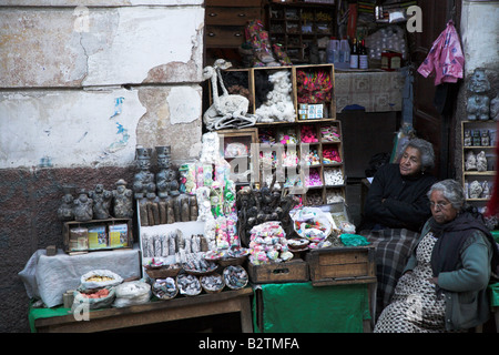 Il mercato delle streghe a La Paz, in Bolivia Foto Stock