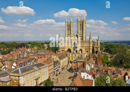 Faccia anteriore della Cattedrale di Lincoln Lincoln Excheckrgate Lincolnshire England Regno Unito GB EU Europe Foto Stock