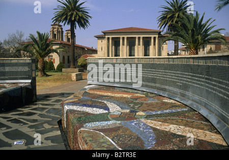 Monumento alla nazione arcobaleno edificio mosaico Parkland BLOEMFONTEIN ORANGE LIBERO STATO DEL SUD AFRICA Foto Stock